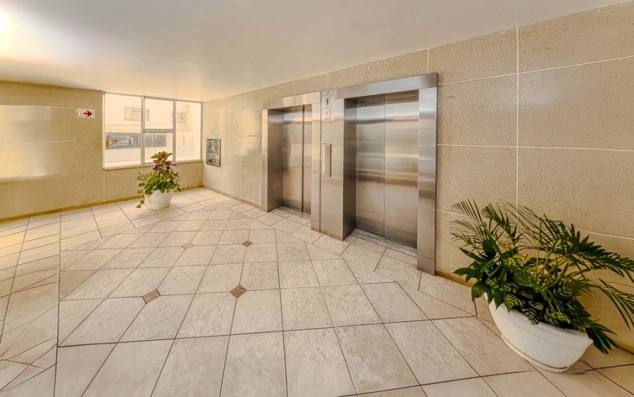 To Let 2 Bedroom Property for Rent in Sea Point Western Cape